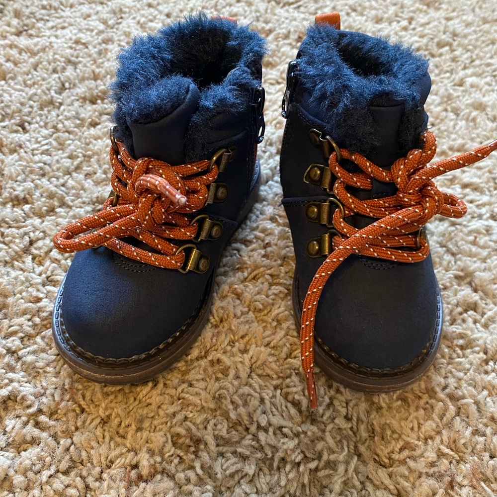 Toddler boots 6c